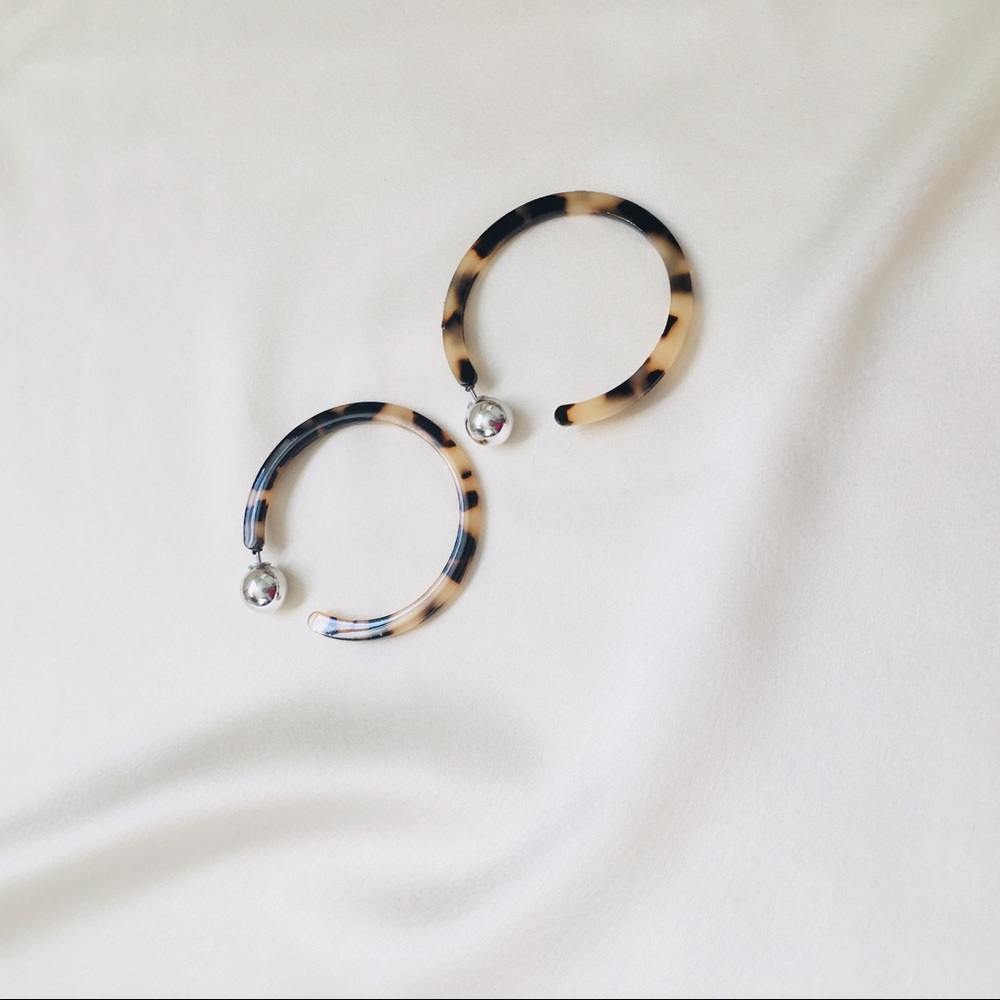 🤩Tortoise Acetate Hoop Earrings 🤩